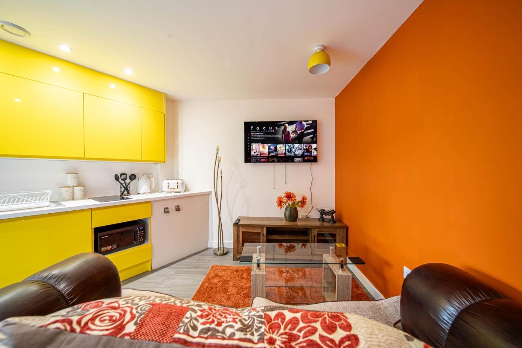 Corner Studio Apartment In เชฟฟิลด์ ภายนอก รูปภาพ